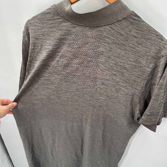 Lululemon Metal Vent Breathe Colarless Polo in Graphite Grey / Lunar Rock // XL - Picture 11 of 13